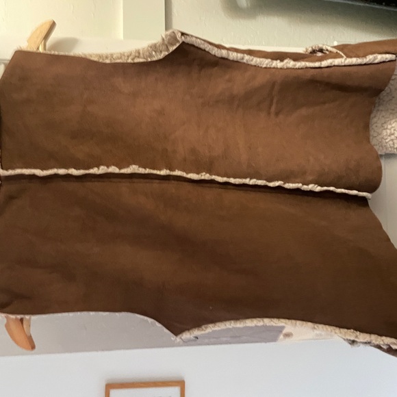 Vegan fleece-suede vest! - Picture 11 of 11